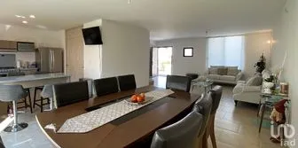 NEX-236573 - Casa en Venta, con 4 recamaras, con 3 baños, con 196 m2 de construcción.