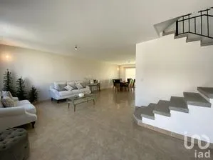 NEX-236573 - Casa en Venta, con 4 recamaras, con 3 baños, con 196 m2 de construcción.