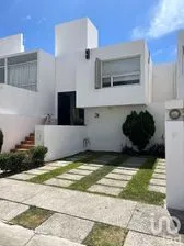 NEX-252383 - Casa en Venta, con 3 recamaras, con 2 baños, con 126 m2 de construcción.