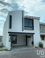 NEX-256320 - Casa en Venta, con 3 recamaras, con 3 baños, con 171 m2 de construcción.