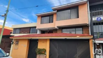 NEX-286851 - Casa en Venta, con 3 recamaras, con 2 baños, con 314 m2 de construcción en Haciendas de Coyoacán, CP 04970, Ciudad de México.