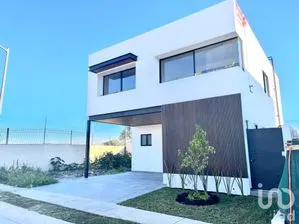 NEX-203614 - Casa en Venta, con 3 recamaras, con 3 baños, con 236 m2 de construcción en El Molino Residencial  y Golf, CP 37138, Guanajuato.