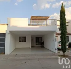 NEX-203264 - Casa en Renta, con 3 recamaras, con 2 baños, con 280 m2 de construcción en Campo Viña, CP 37290, Guanajuato.
