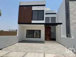 NEX-251087 - Casa en Venta, con 3 recamaras, con 2 baños, con 173 m2 de construcción.