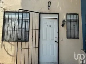 NEX-204746 - Casa en Venta, con 1 recamara, con 1 baño, con 37 m2 de construcción en Lomas de San Francisco Tepojaco, CP 54720, México.