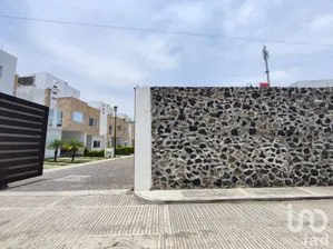 NEX-241131 - Casa en Venta, con 3 recamaras, con 2 baños, con 279 m2 de construcción.