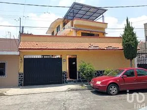 NEX-255264 - Casa en Venta, con 4 recamaras, con 4 baños, con 353 m2 de construcción en Tepalcates, CP 09210, Ciudad de México.