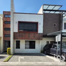 NEX-237605 - Casa en Venta, con 3 recamaras, con 2 baños, con 230 m2 de construcción en Fuentes de San José, CP 50210, México.