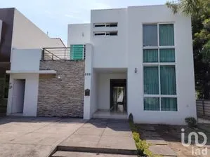NEX-250249 - Casa en Renta, con 4 recamaras, con 3 baños, con 168 m2 de construcción en Real Hacienda, CP 28978, Colima.
