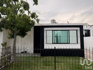 NEX-283733 - Casa en Venta, con 2 recamaras, con 1 baño, con 95 m2 de construcción en Lomas de La Higuera, CP 28979, Colima.