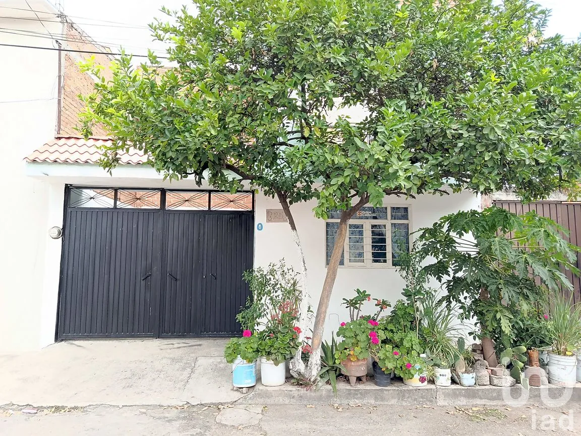 Casa en Venta en Profesor Jesús Romero Flores, Morelia, Michoacán de Ocampo | NEX-298560 | iad México | Foto 2 de 28