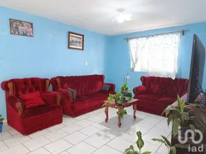 NEX-298560 - Casa en Venta, con 6 recamaras, con 2 baños, con 184 m2 de construcción.