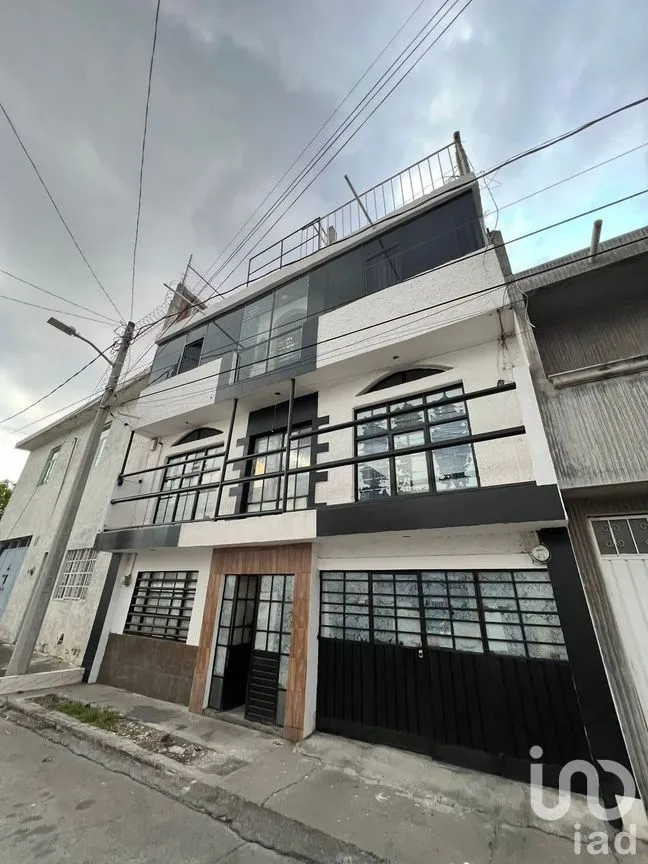 Casa en Venta en Granjas del Maestro, Morelia, Michoacán de Ocampo | NEX-303201 | iad México | Foto 2 de 16