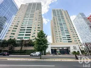 NEX-249609 - Departamento en Venta, con 4 recamaras, con 5 baños, con 565 m2 de construcción.