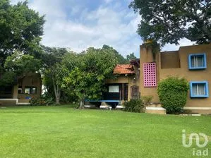 NEX-262360 - Casa en Venta, con 8 recamaras, con 7 baños, con 700 m2 de construcción en Lomas de Jiutepec, CP 62566, Morelos.