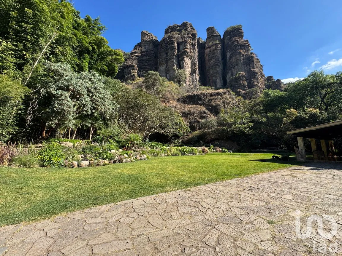 Casa en Venta en Amatlán de Quetzalcóatl, Tepoztlán, Morelos | NEX-240926 | iad México | Foto 6 de 12