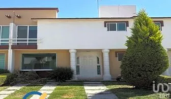 NEX-292732 - Casa en Venta, con 3 recamaras, con 2 baños, con 161 m2 de construcción en Palmares, CP 76127, Querétaro.