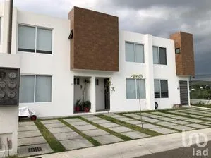 NEX-242533 - Casa en Renta, con 3 recamaras, con 3 baños, con 97 m2 de construcción en Bosques de Chapultepec, CP 72597, Puebla.