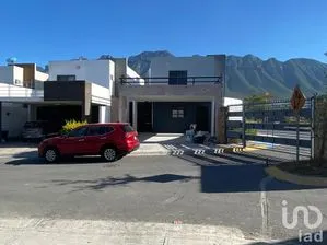 NEX-235144 - Casa en Renta, con 3 recamaras, con 2 baños, con 142 m2 de construcción en Cumbres del Sol, CP 64349, Nuevo León.