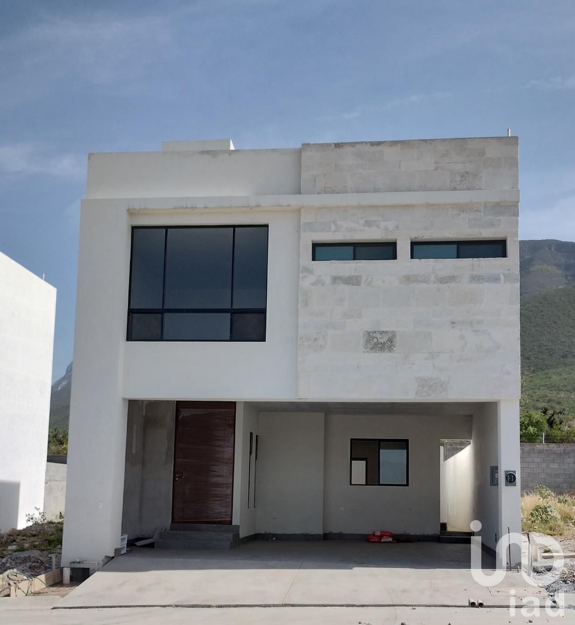 Casa en venta disponible en Lirios #226, Colonia Solana Residencial, C.P.  66036