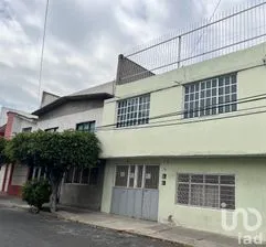 NEX-235149 - Casa en Venta, con 4 recamaras, con 3 baños, con 256 m2 de construcción en Metropolitana Segunda Sección, CP 57740, México.