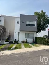 NEX-241409 - Casa en Venta, con 3 recamaras, con 2 baños, con 106 m2 de construcción en Residencial Lago Esmeralda, CP 52989, México.