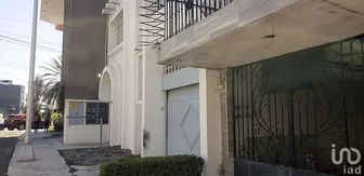 NEX-245754 - Oficina en Renta, con 4 recamaras, con 184 m2 de construcción.