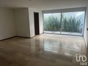 NEX-300995 - Casa en Renta, con 3 recamaras, con 4 baños, con 280 m2 de construcción.