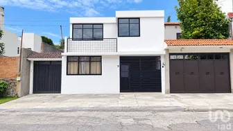 NEX-307991 - Casa en Renta, con 3 recamaras, con 1 baño, con 149 m2 de construcción.