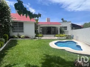 NEX-214246 - Casa en Renta, con 5 recamaras, con 3 baños, con 271 m2 de construcción en Palmira Tinguindin, CP 62490, Morelos.