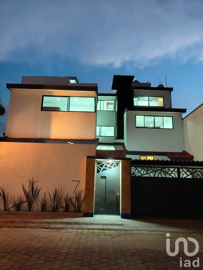 Casa en Venta en Jardines de Reforma, Cuernavaca, Morelos | NEX-241442 | iad México | Foto 2 de 12