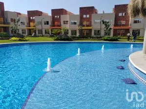 NEX-242044 - Casa en Venta, con 4 recamaras, con 2 baños, con 90 m2 de construcción.