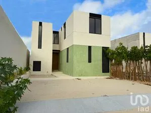 NEX-246991 - Casa en Venta, con 3 recamaras, con 3 baños, con 212 m2 de construcción.