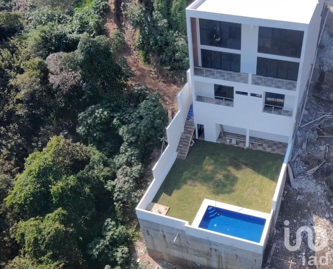 Casa en Venta en Lomas de Tetela, Cuernavaca, Morelos | NEX-263825 | iad México | Foto 1 de 15