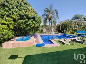 NEX-292485 - Casa en Venta, con 8 recamaras, con 5 baños, con 404 m2 de construcción en Cocoyoc, CP 62736, Morelos.