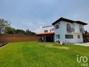 NEX-295582 - Casa en Venta, con 4 recamaras, con 4 baños, con 400 m2 de construcción en Sumiya, CP 62563, Morelos.