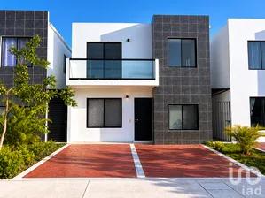 NEX-299627 - Casa en Venta, con 3 recamaras, con 2 baños, con 112 m2 de construcción.