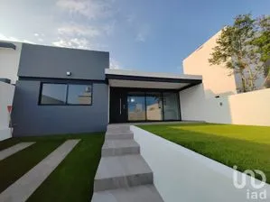 NEX-304664 - Casa en Venta, con 2 recamaras, con 2 baños, con 103 m2 de construcción.