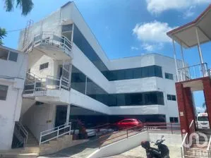 NEX-305445 - Oficina en Renta, con 1 recamara, con 1 baño, con 256 m2 de construcción.