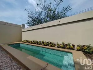 NEX-305449 - Casa en Venta, con 3 recamaras, con 3 baños, con 240 m2 de construcción.
