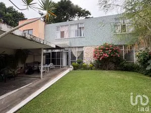 NEX-306514 - Casa en Venta, con 4 recamaras, con 3 baños, con 221 m2 de construcción.
