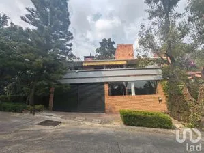 NEX-236574 - Casa en Renta, con 5 recamaras, con 4 baños, con 350 m2 de construcción en La Herradura Sección I, CP 52784, México.