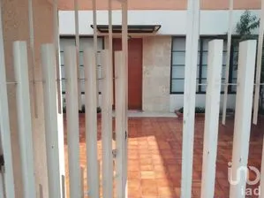 NEX-248387 - Casa en Renta, con 3 recamaras, con 3 baños, con 210 m2 de construcción en Prados de Coyoacán, CP 04810, Ciudad de México.