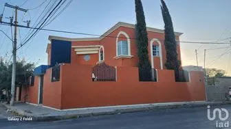 NEX-244692 - Casa en Venta, con 3 recamaras, con 2 baños, con 216 m2 de construcción.