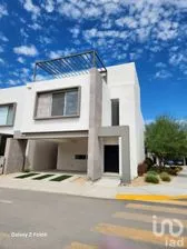 NEX-246492 - Casa en Venta, con 4 recamaras, con 4 baños, con 256 m2 de construcción en Campos Elíseos, CP 32472, Chihuahua.