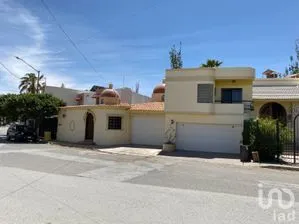 NEX-252763 - Casa en Venta, con 3 recamaras, con 3 baños, con 317 m2 de construcción en El Campanario, CP 32376, Chihuahua.