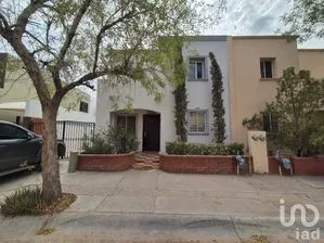 NEX-257300 - Casa en Renta, con 2 recamaras, con 2 baños, con 114 m2 de construcción.