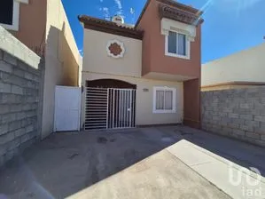 NEX-286463 - Casa en Renta, con 3 recamaras, con 1 baño, con 73 m2 de construcción en Paseos del Pedregal, CP 32674, Chihuahua.