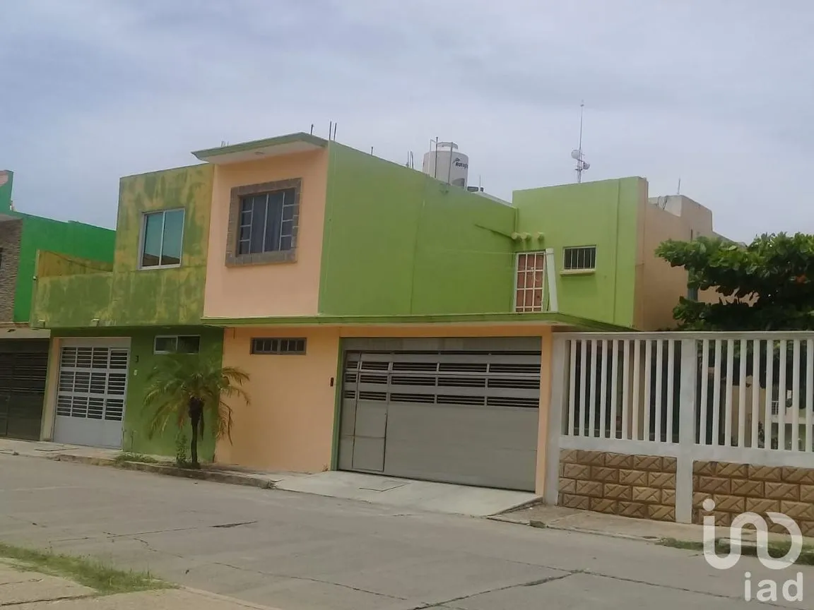 Casa en Venta en Puerto Esmeralda, Coatzacoalcos, Veracruz de Ignacio de la Llave | NEX-4942 | iad México | Foto 1 de 15