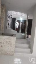 NEX-239302 - Casa en Venta, con 5 recamaras, con 2 baños, con 391 m2 de construcción.